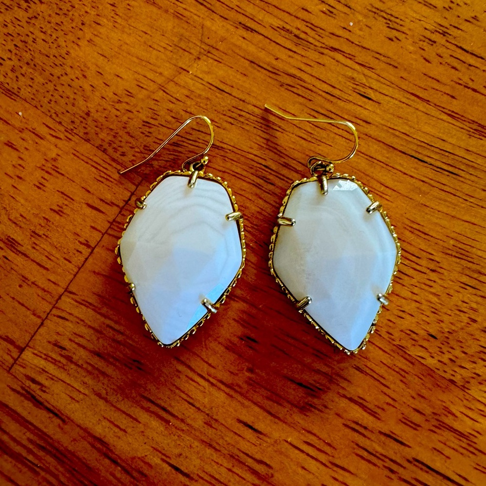 Beautiful White and gold Kendra Scott Statement Earrings.